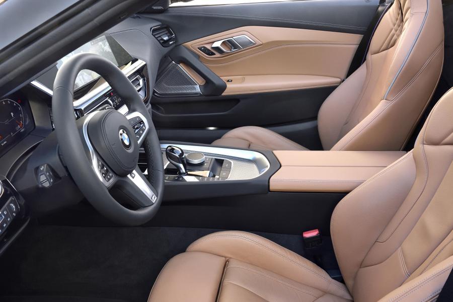 Интерьер BMW Z4 M40i (G29) 2018 года  (WW) (фото 162 из 179)